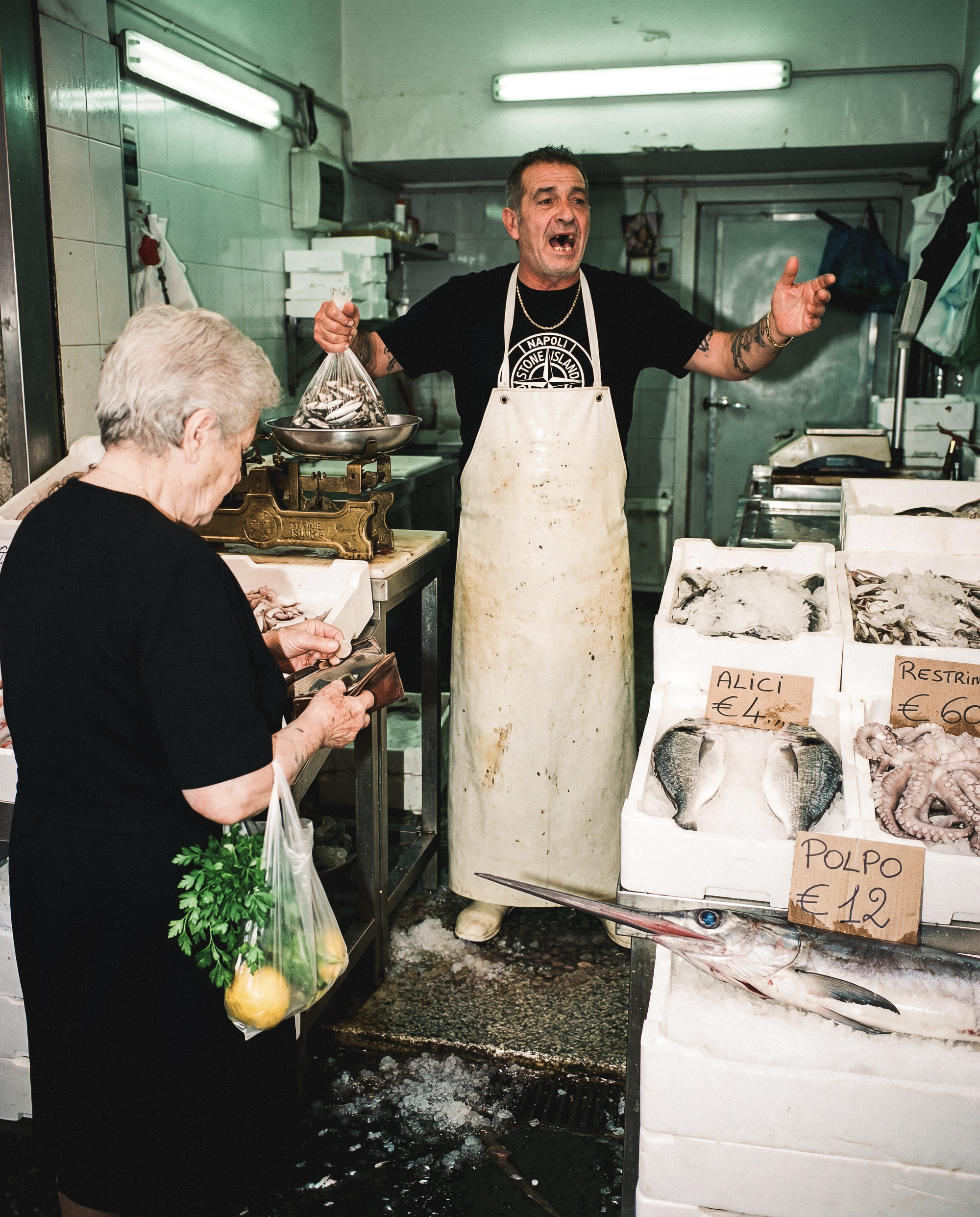 Napoli / 03 — Fishmonger