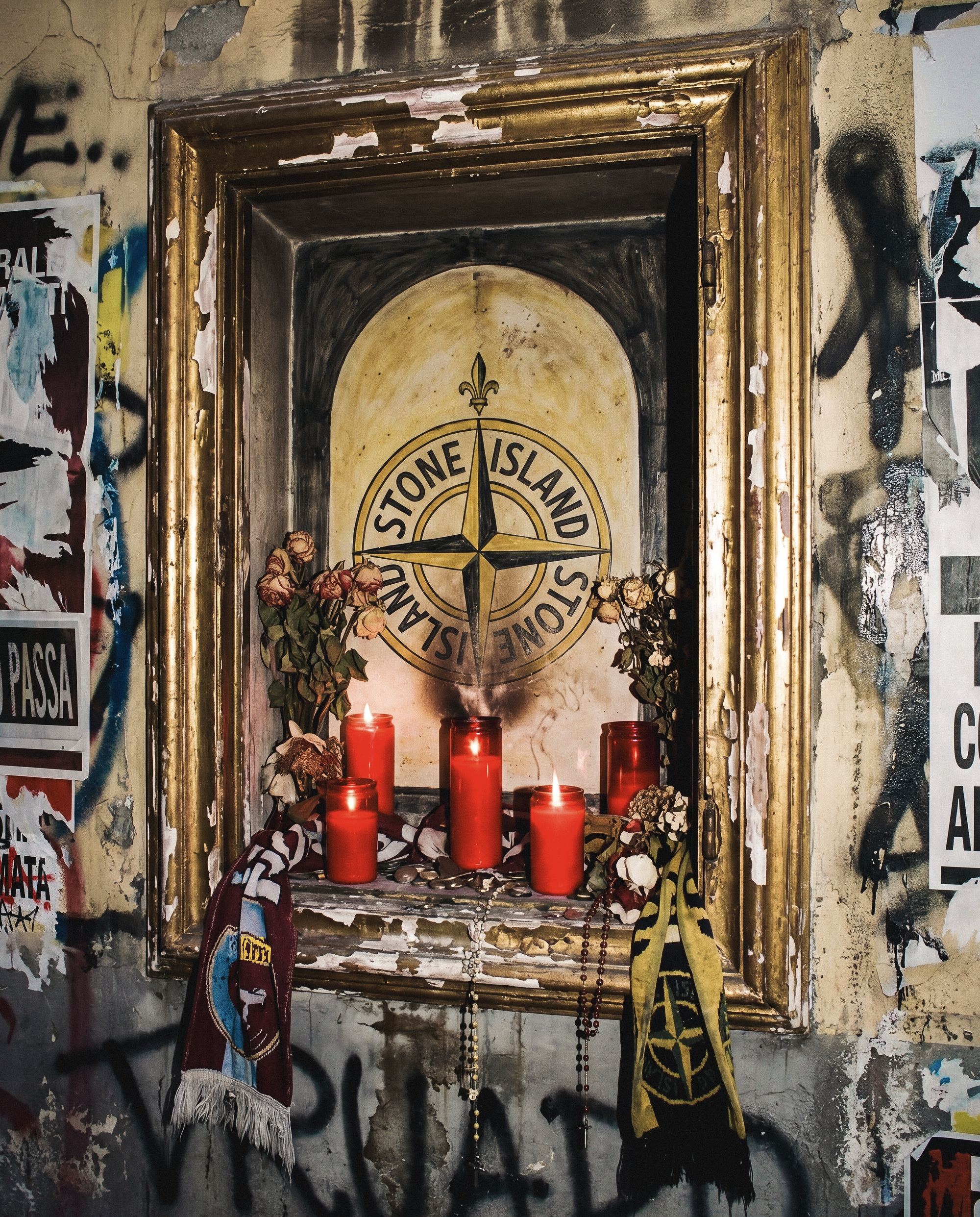 Napoli / 04 — Compass Shrine